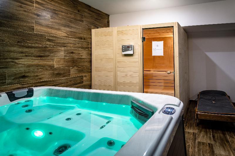 Arion Riviera Hotel 4*